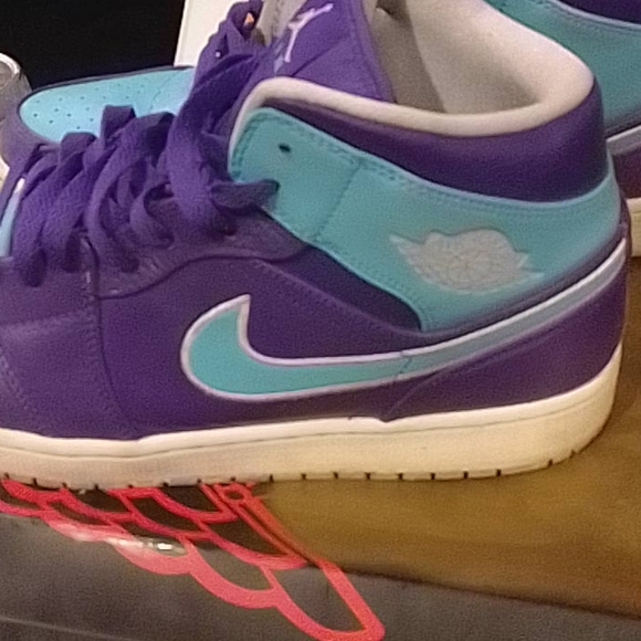 Air Jordan's - Picture 4 of 10